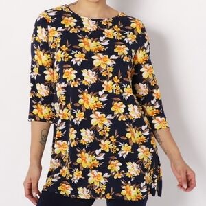 Kim & Co Brazil knit 3/4 sleeves floral tunic with side slits. Size XL